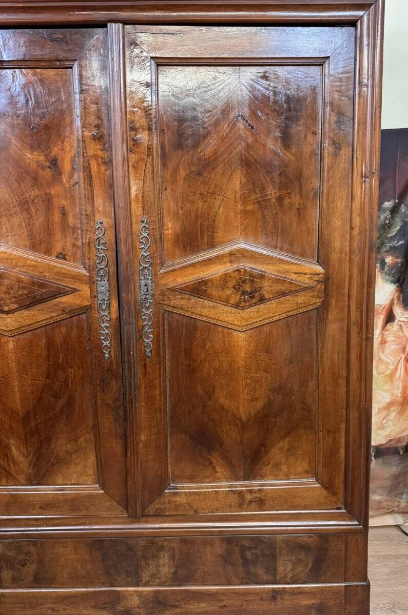 Armoire Bourguignonne En Noyer Massif