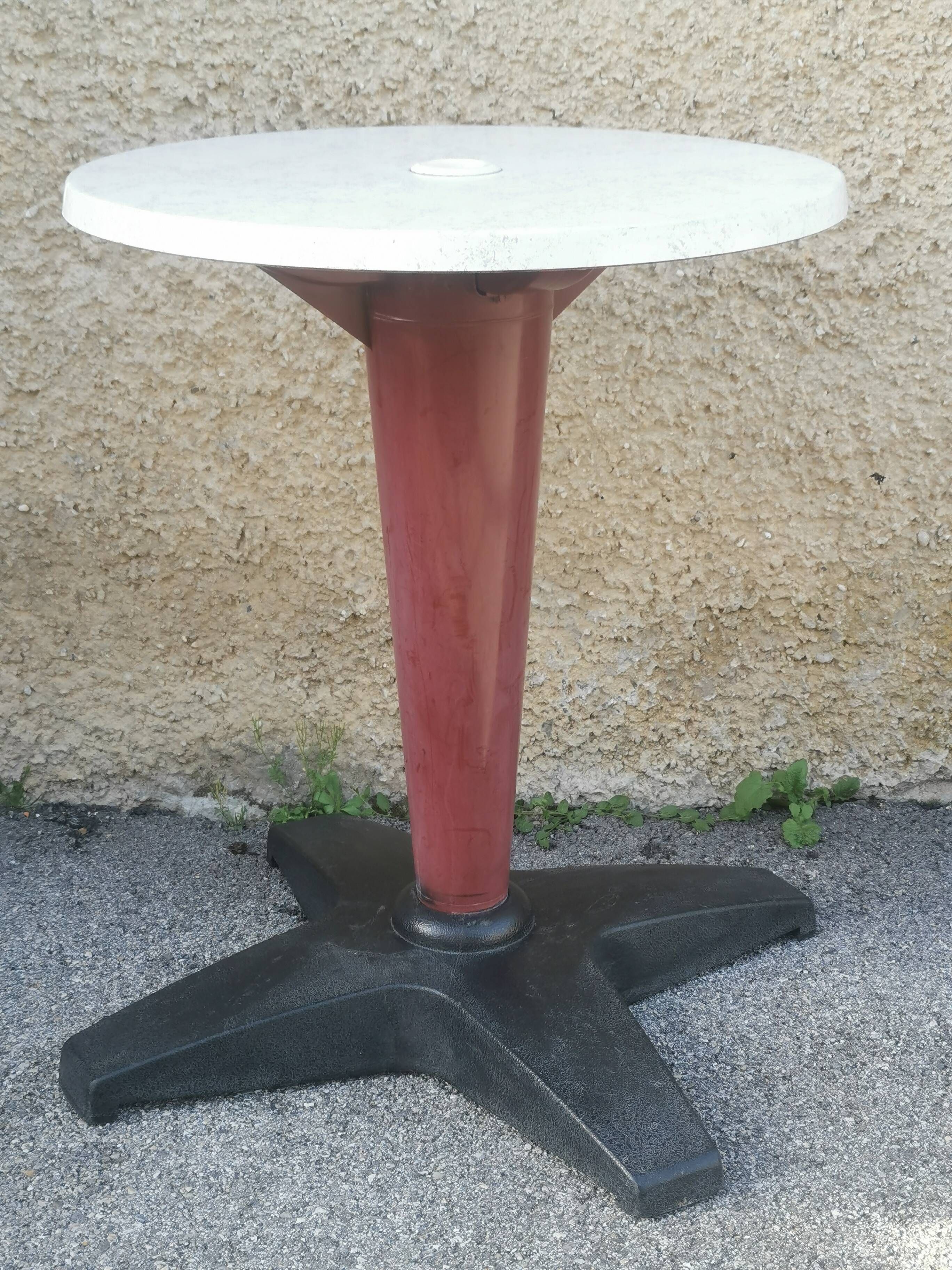 “Vintage 60” patio pedestal