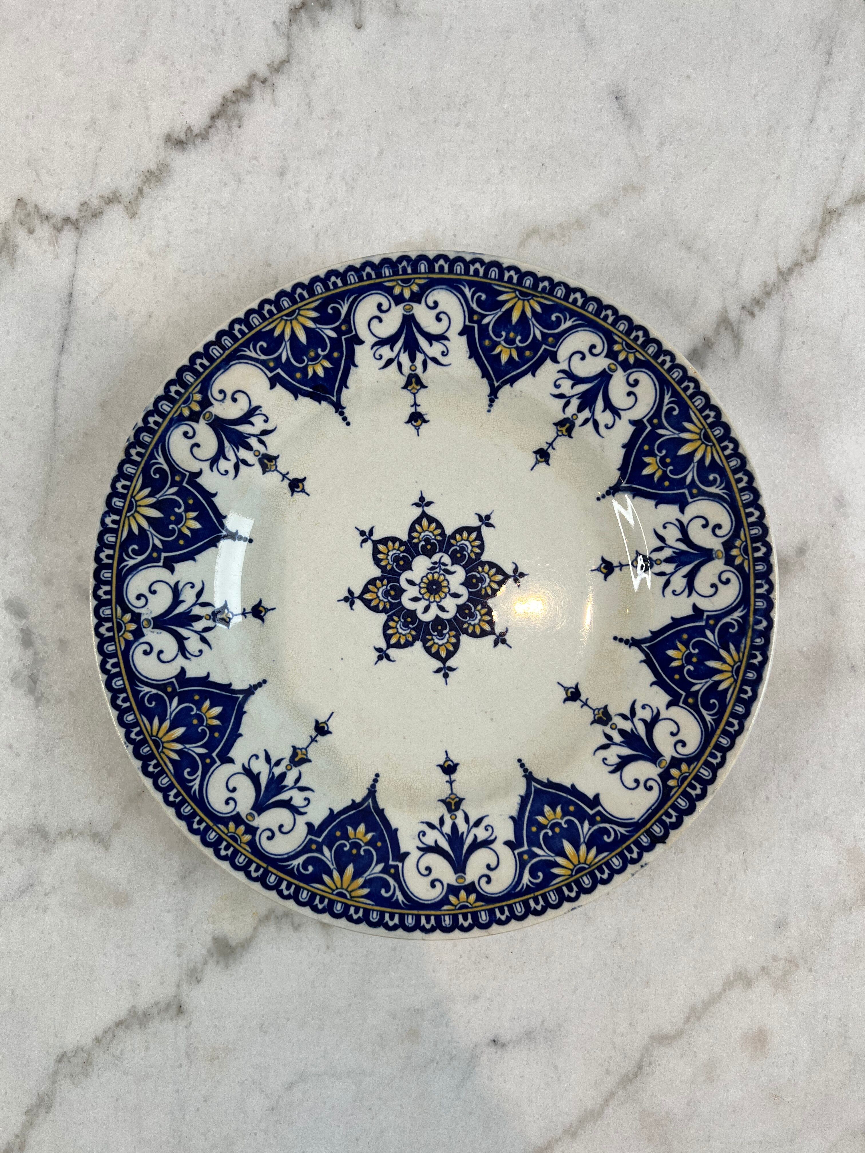 Lot of 6 flat plates, ironstone Sarreguemines Cluny.