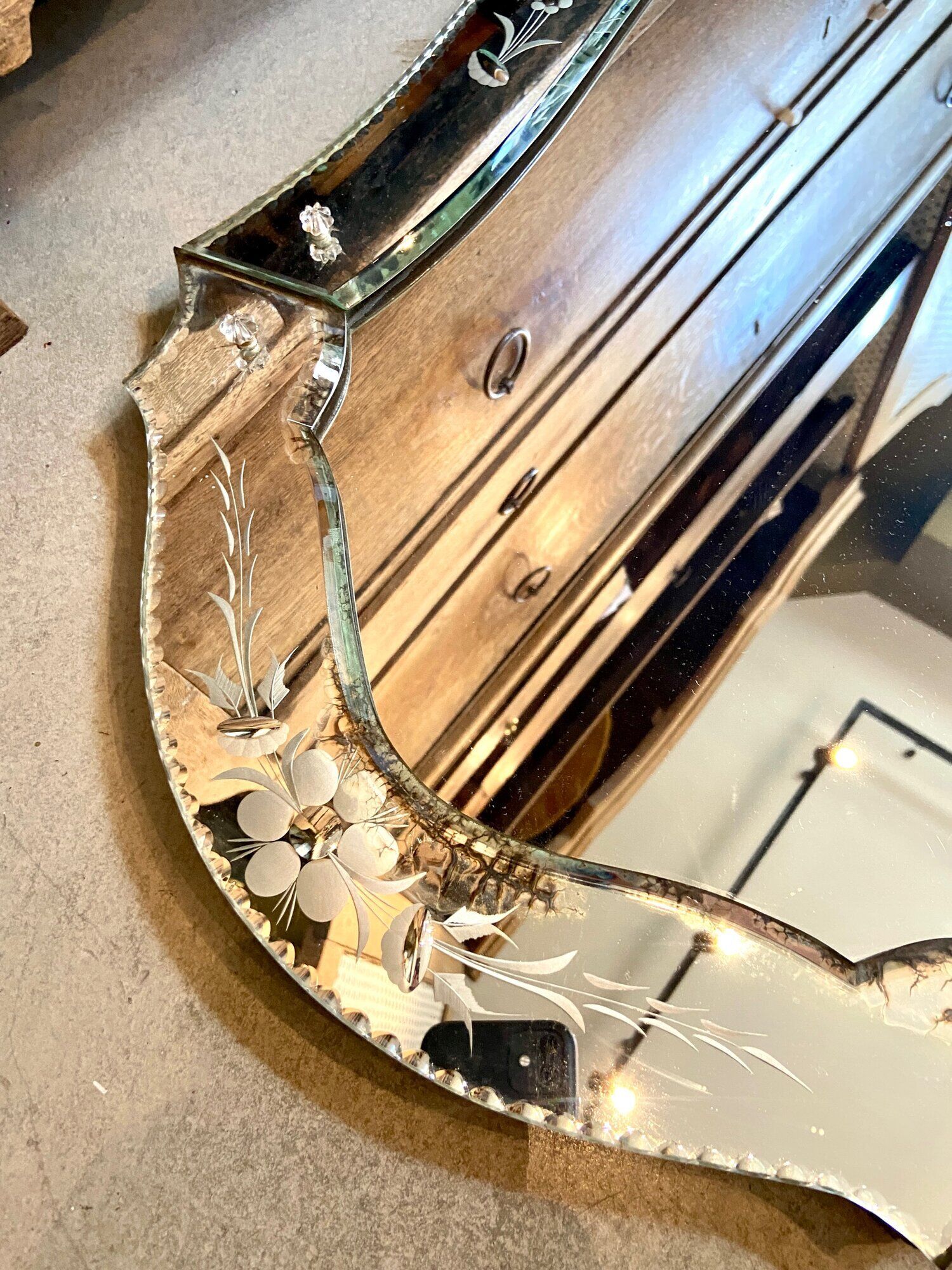 Venetian mirror 84 x 58 cm