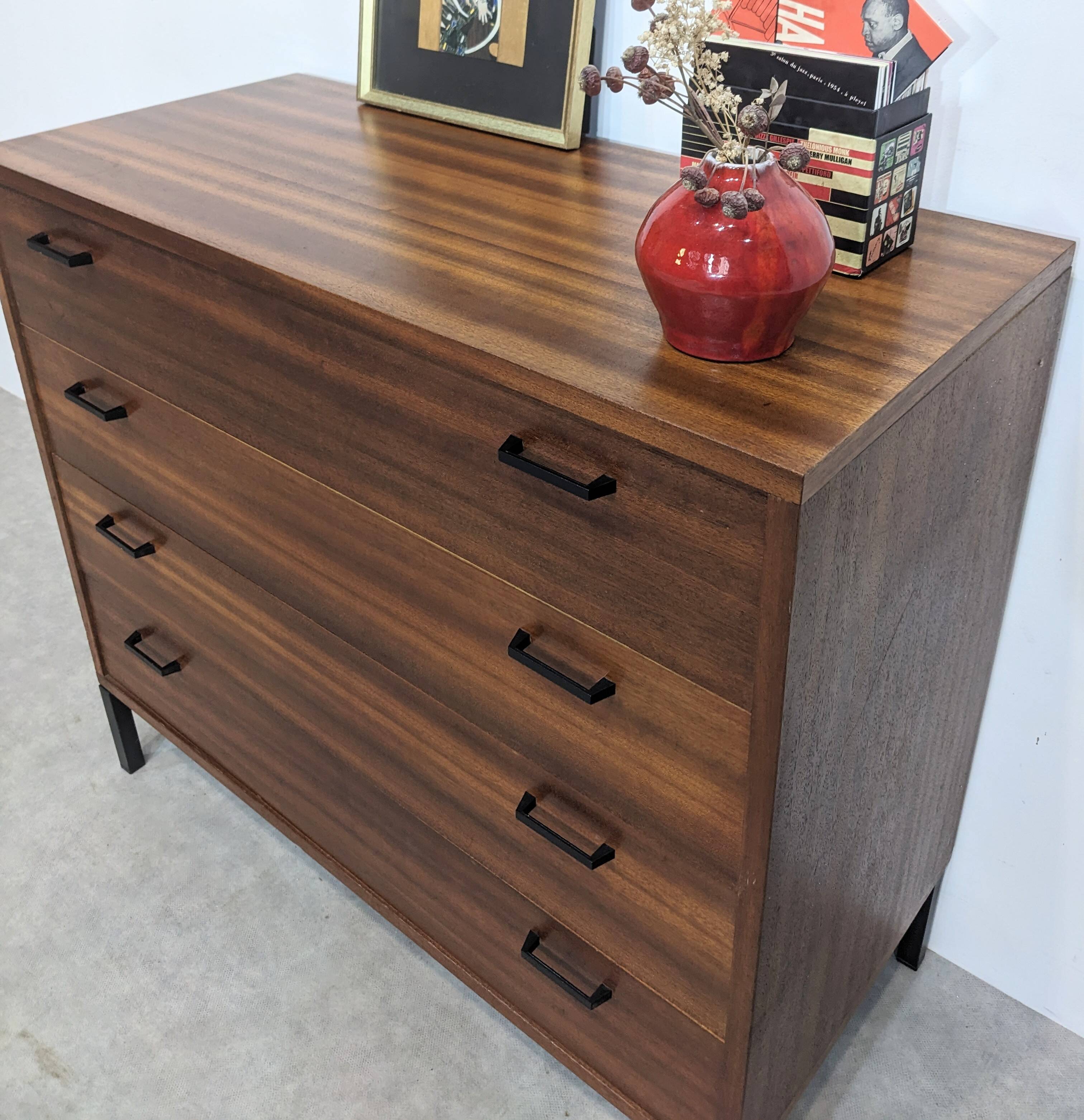 Vintage chest of drawers