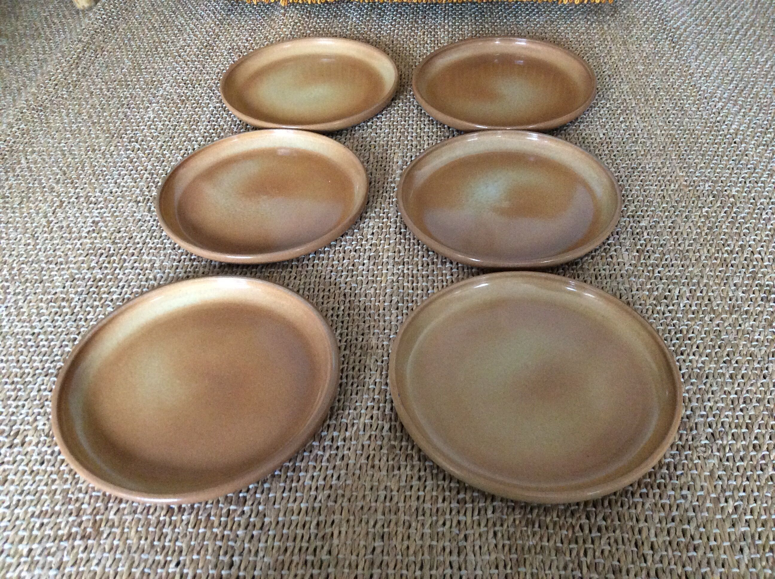 6 stoneware dessert plates