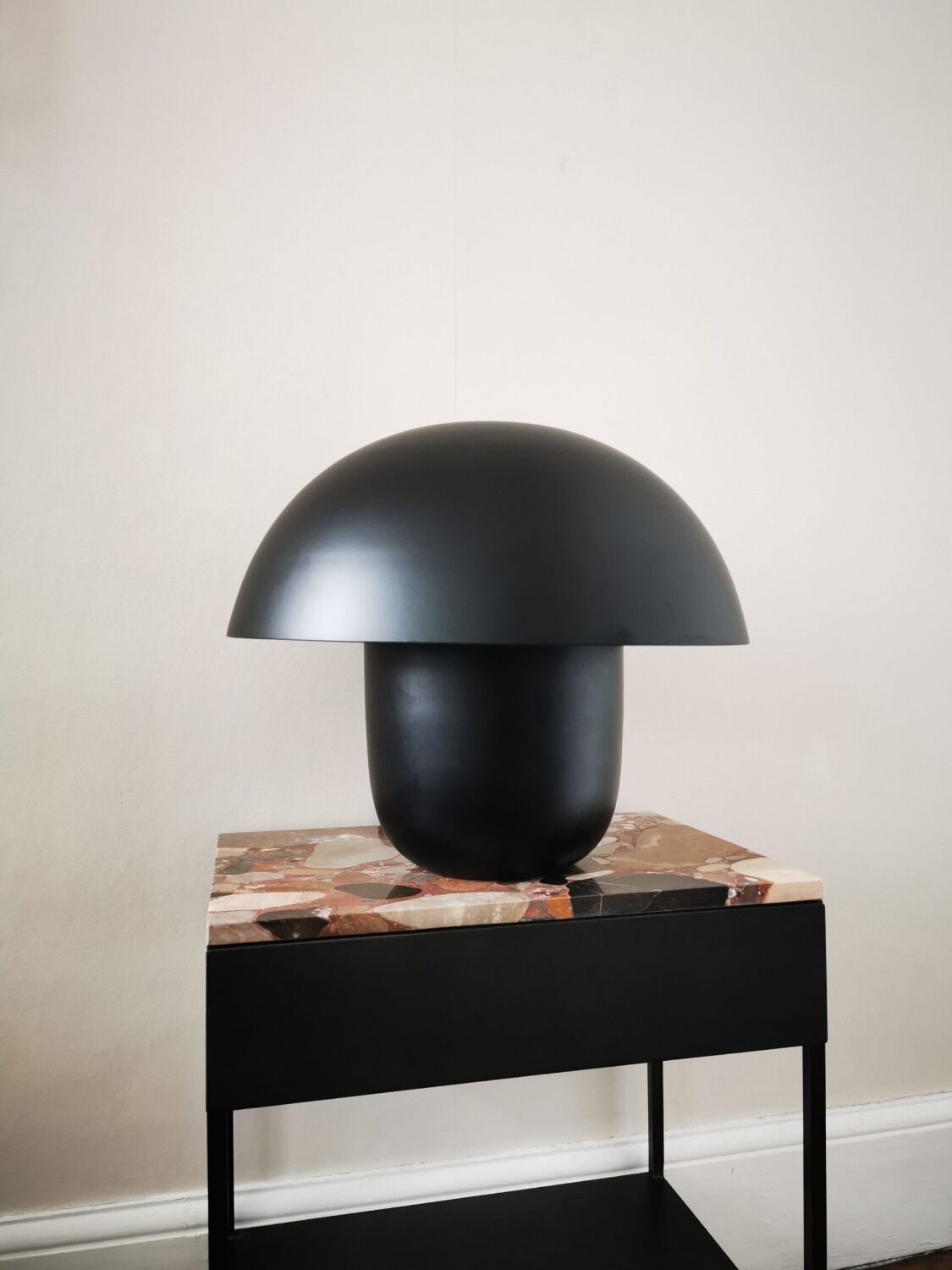 Lampe champignon métal noir