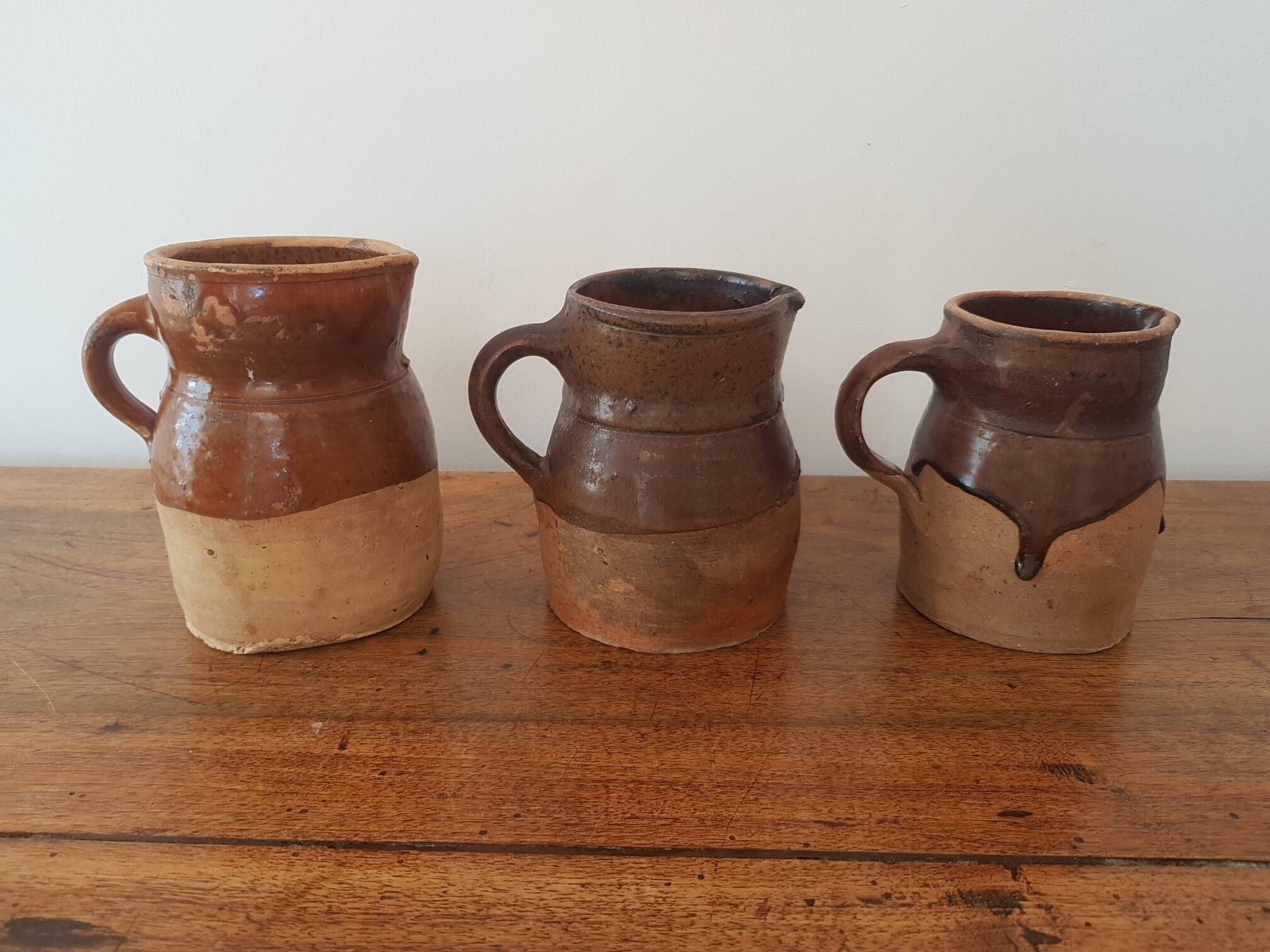 3 pichets en grès terre cuite