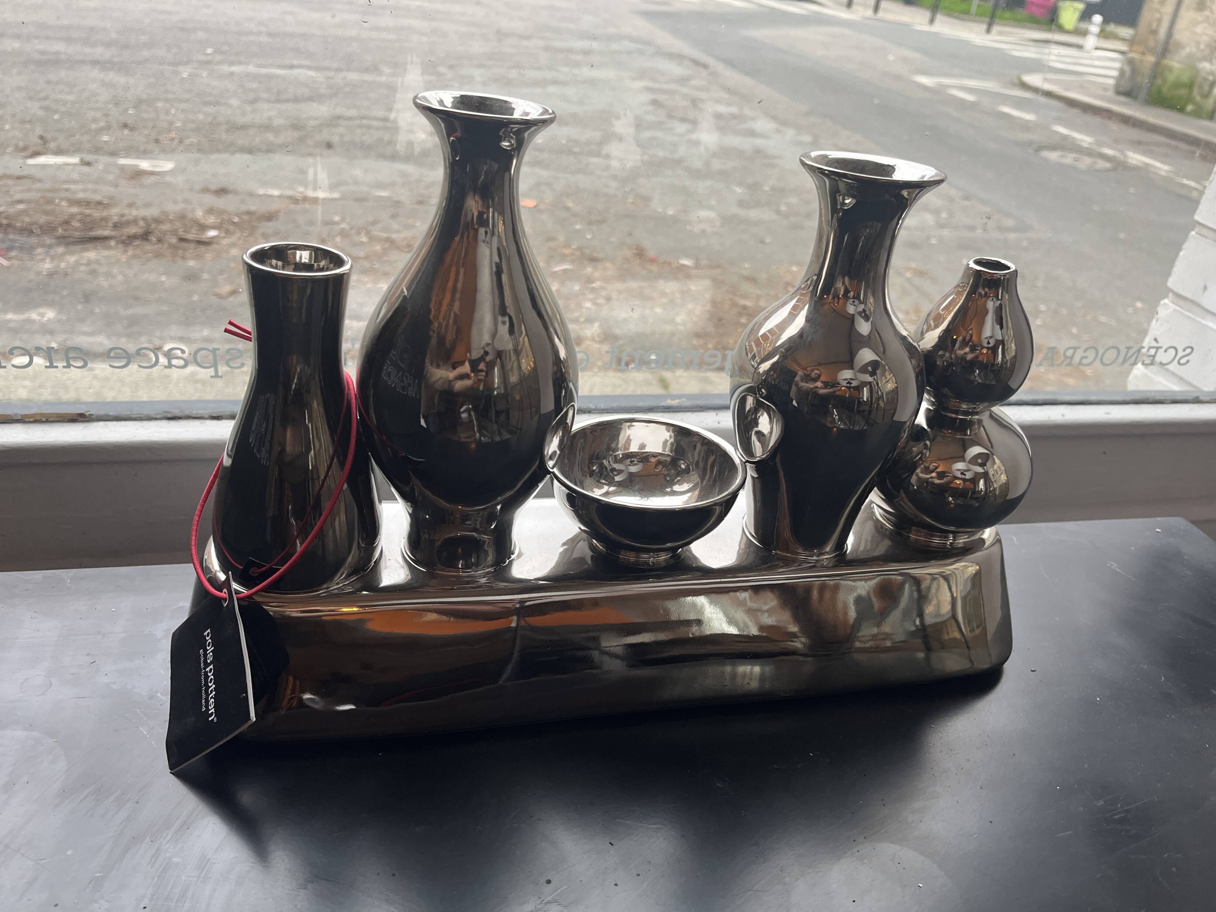 Vase sculpture