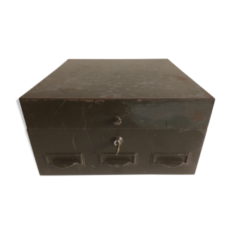 Flambo old storage case