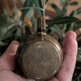 Petit pichet en bronze massif – style antique / oriental