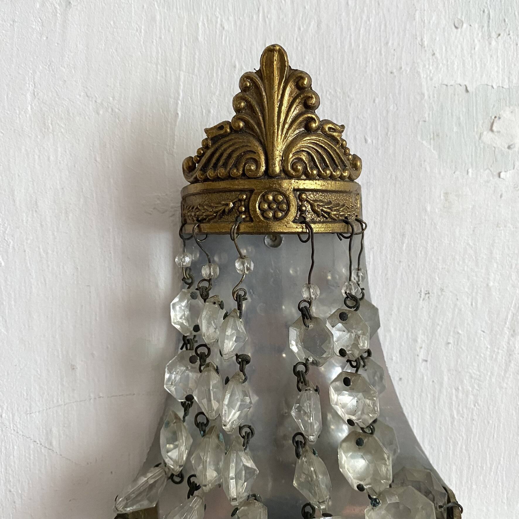 Wall light with pendants and brass hot air balloon