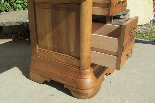 Minister in solid walnut desk