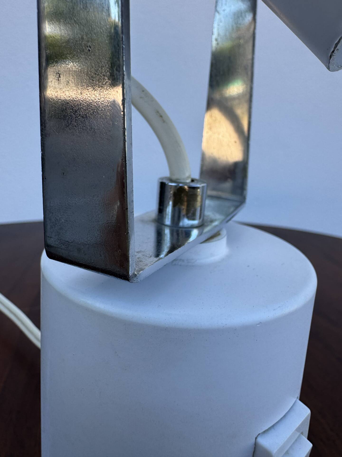 Small Space Age lamp from the 70s.