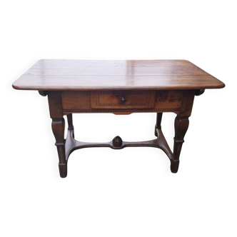 Table bureau en noyer 18eme