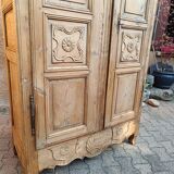 Armoire en sapin art populaire