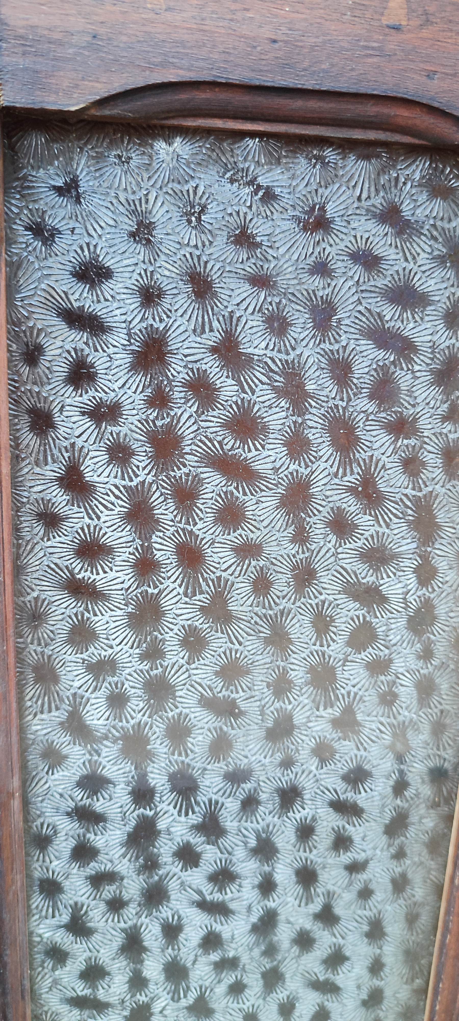 Wall-mounted medicine cabinet