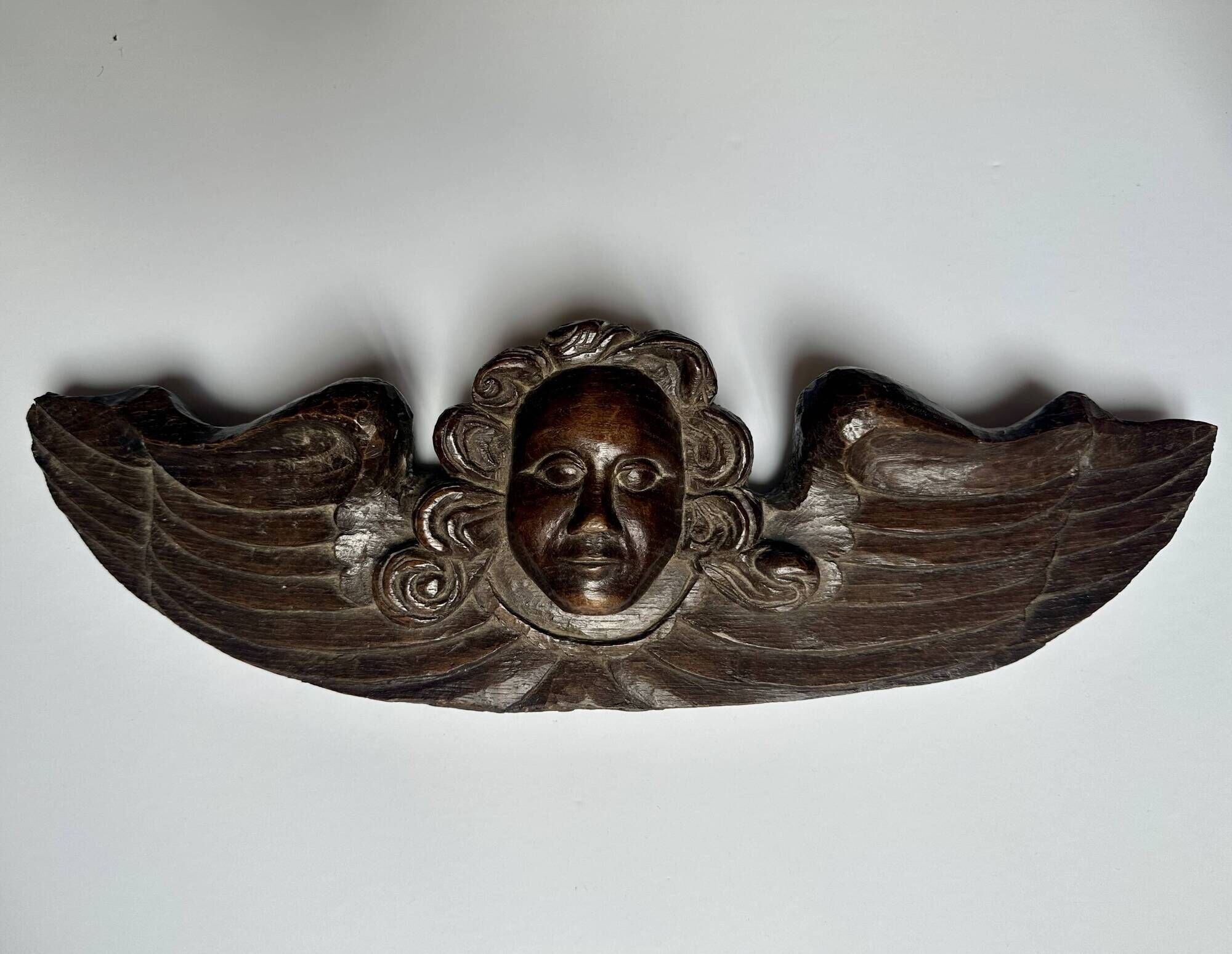 Ancient fronton cherub angel in carved wood 18th-19th century
