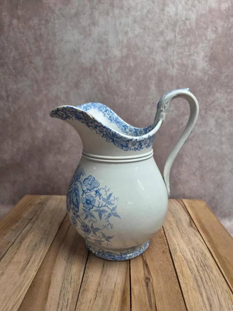 Antique brocade by Jules Vieillard Bordeaux blue & white – Ironstone, floral decoration – 19th century