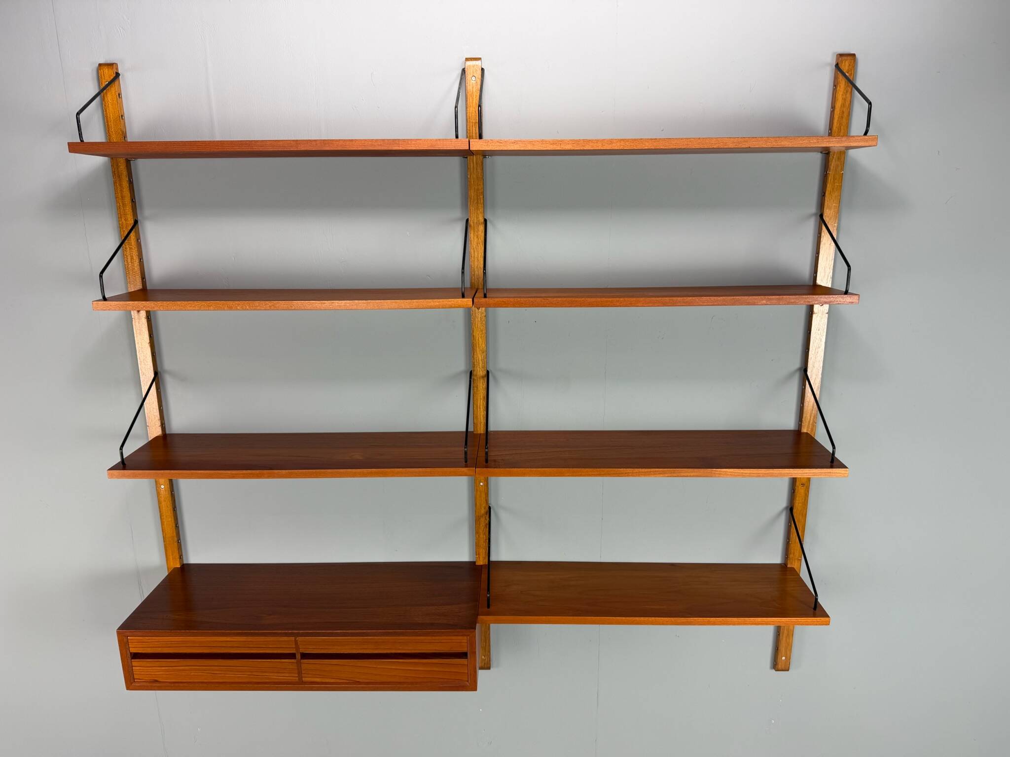 Poul Cadovius mid-century modern modular teak wall unit shelving for Cado, 1960