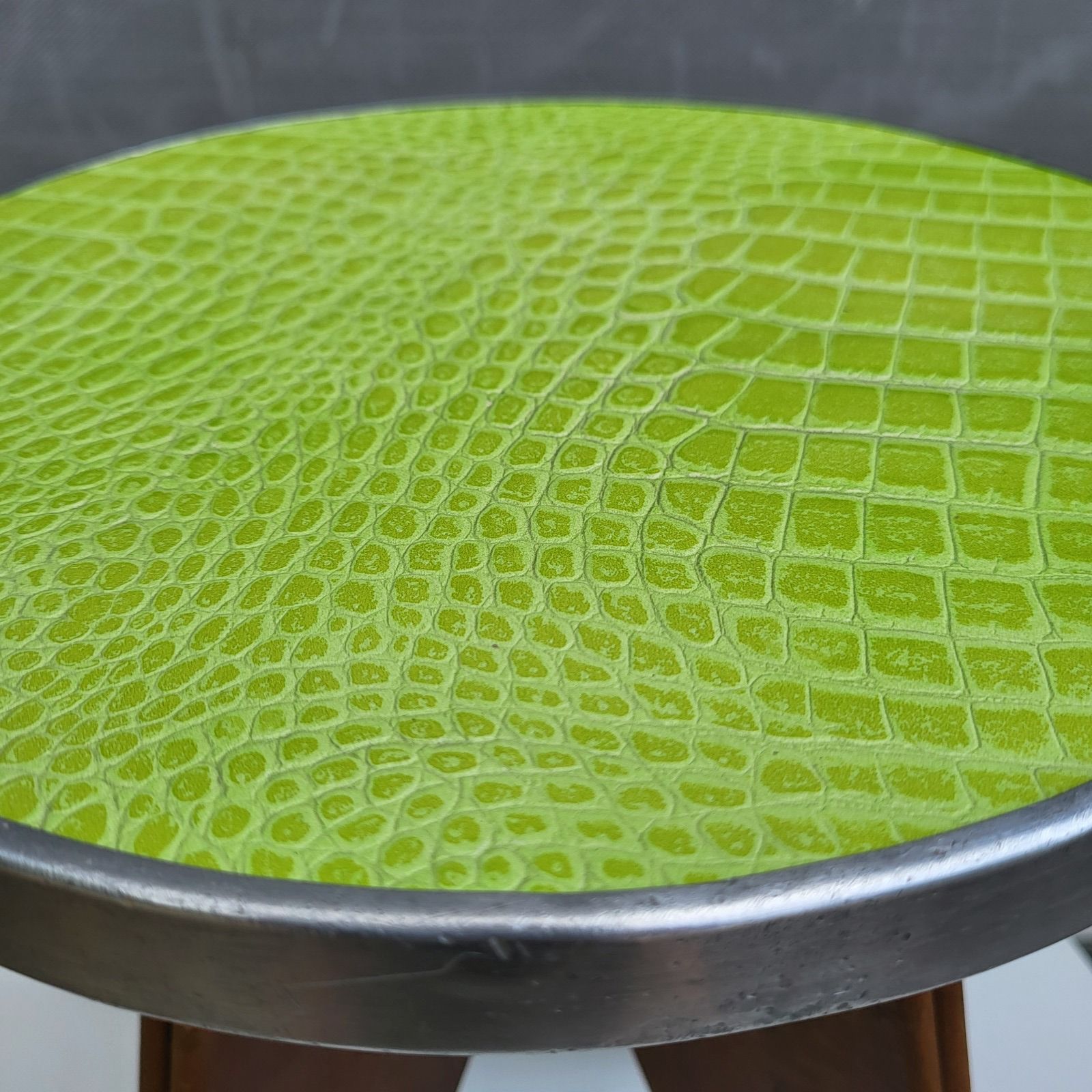 Vintage pop design stool 1950 • granny green leather