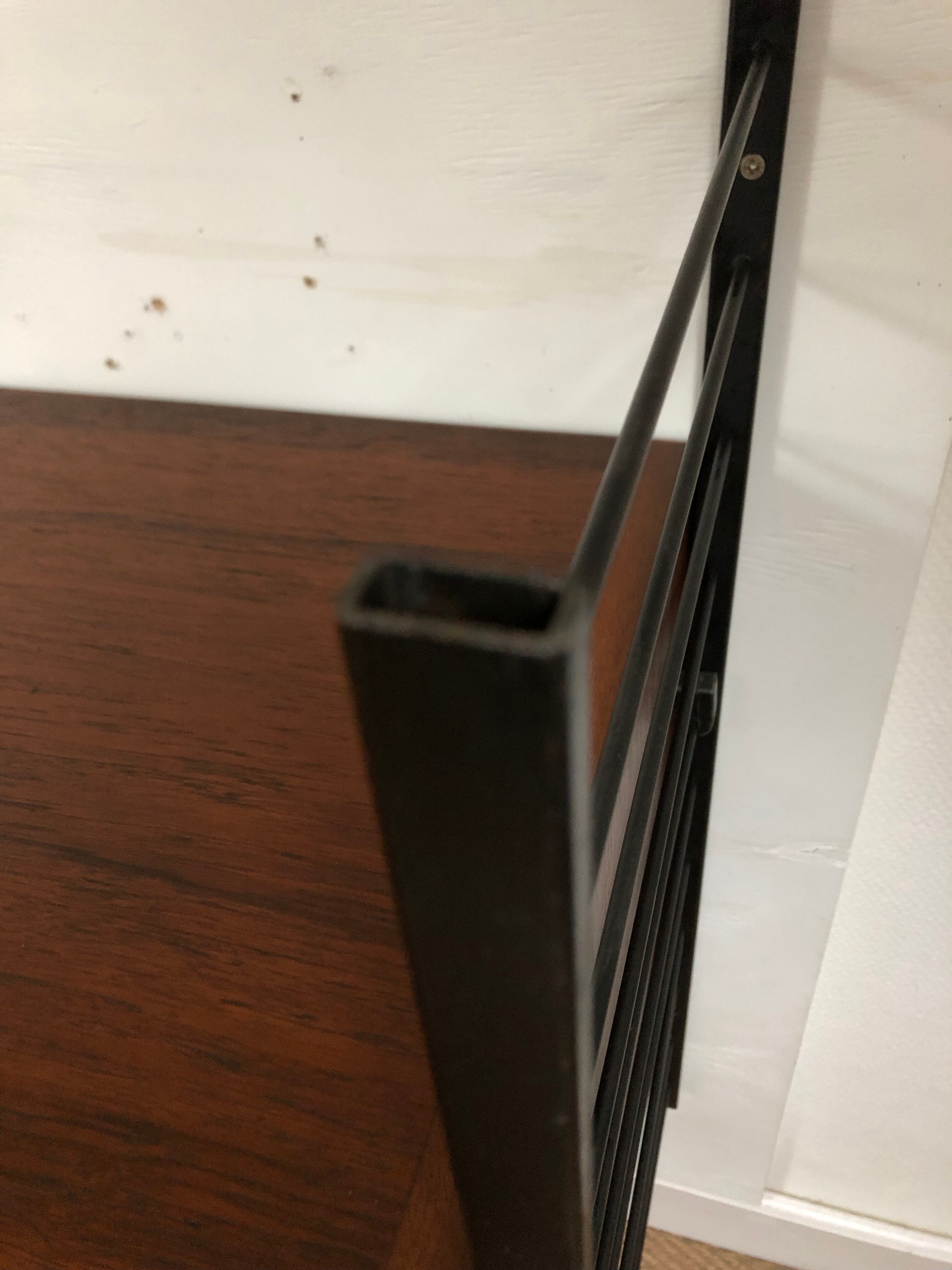 Wall-mounted sideboard