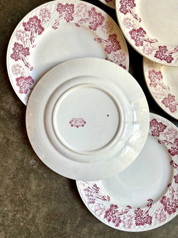 6 assiettes plates Lunéville en terre de fer rose, service ''Jeannette