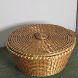 Round straw basket