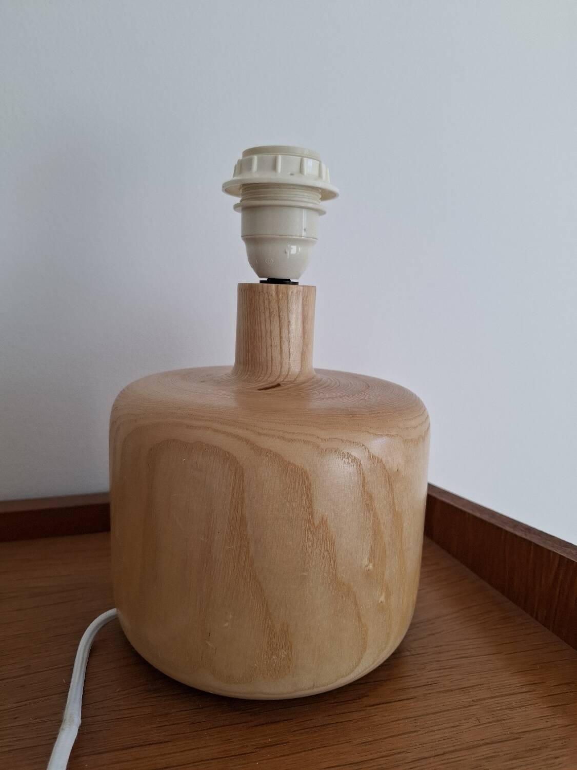 Lampe en bois tourné
