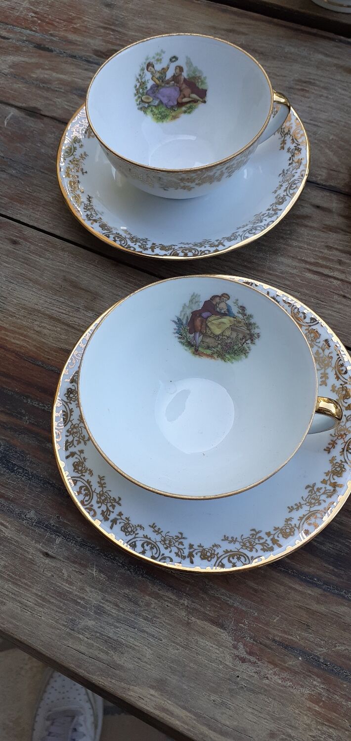 Set of 4 cups and sugar bowl Haute porcelaine de Berry
