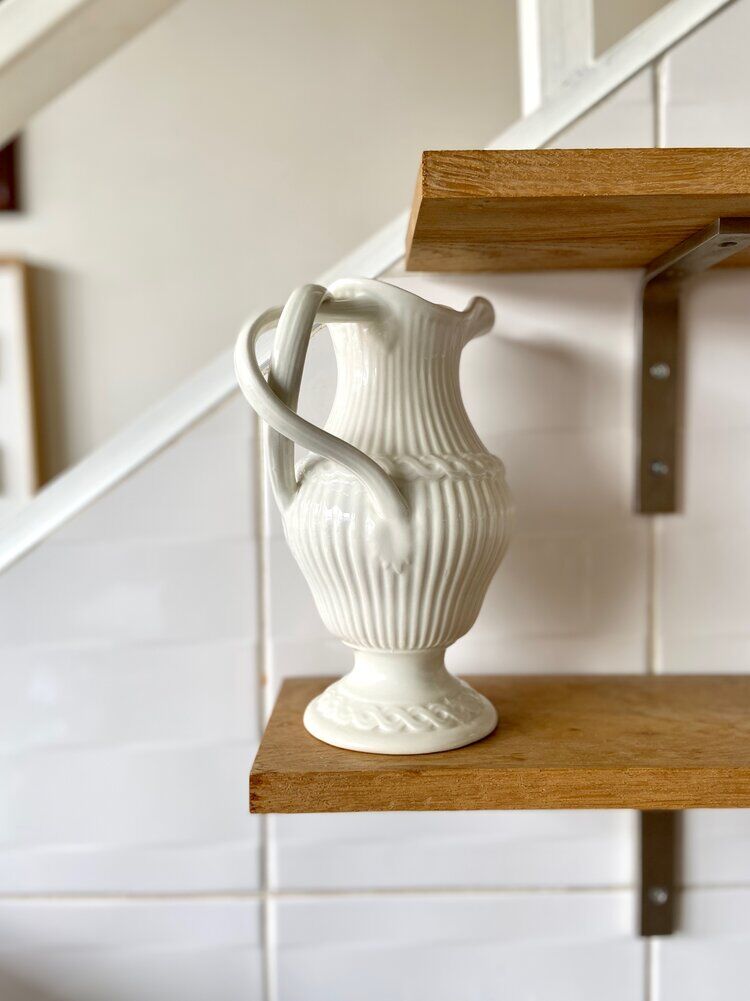 Pitcher Gien in white earthenware