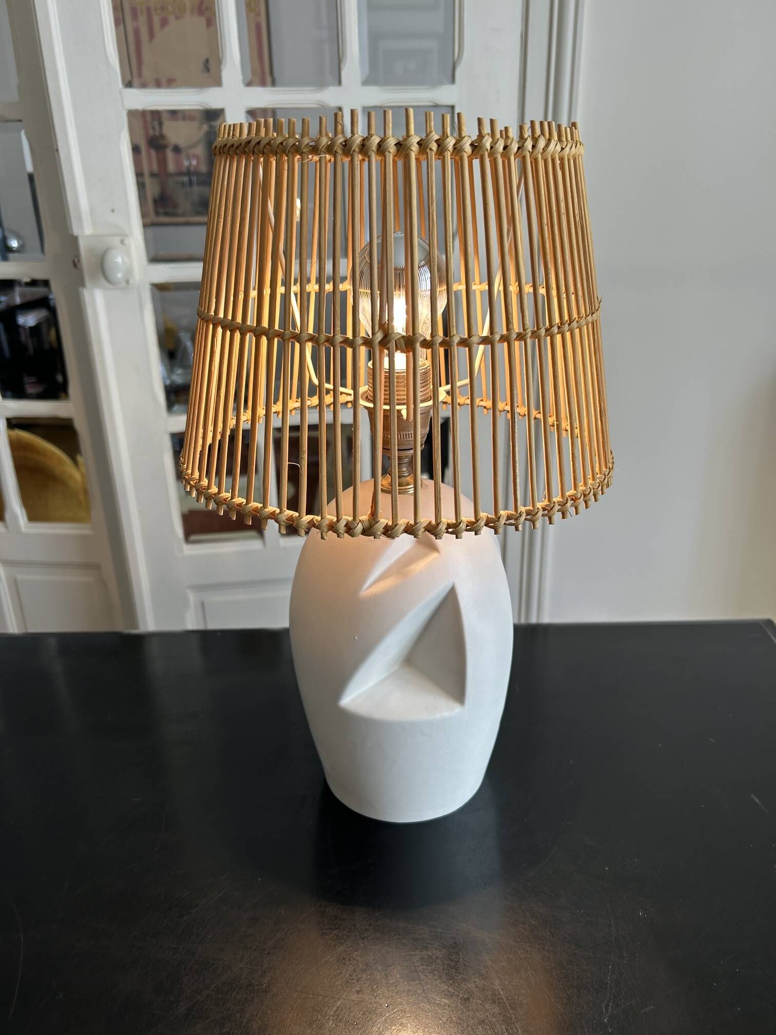 Lampe vintage en céramique ajourée