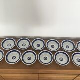 Service de 52 pièces blanches motif bleu