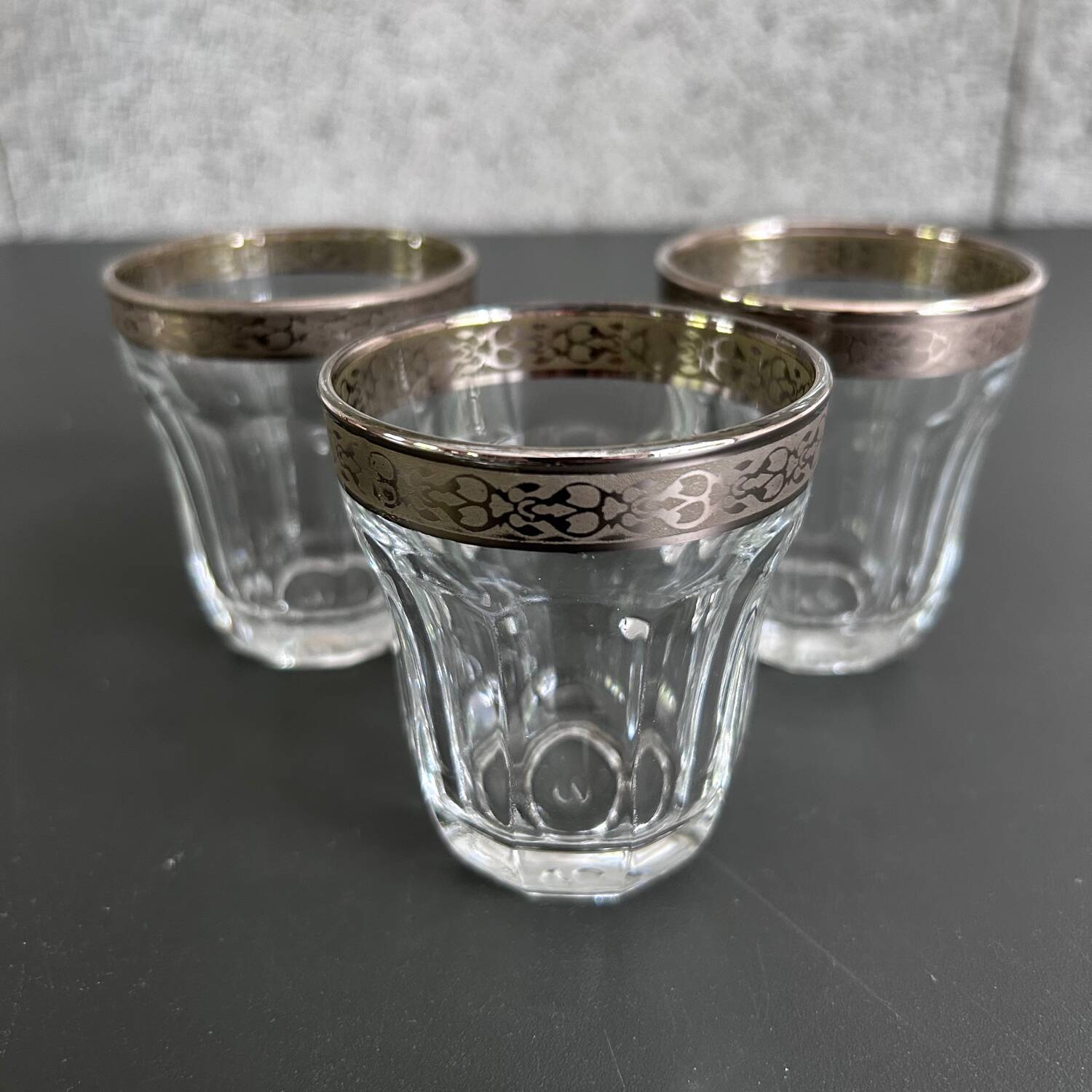 Lot de 3 verres anciens décor argent