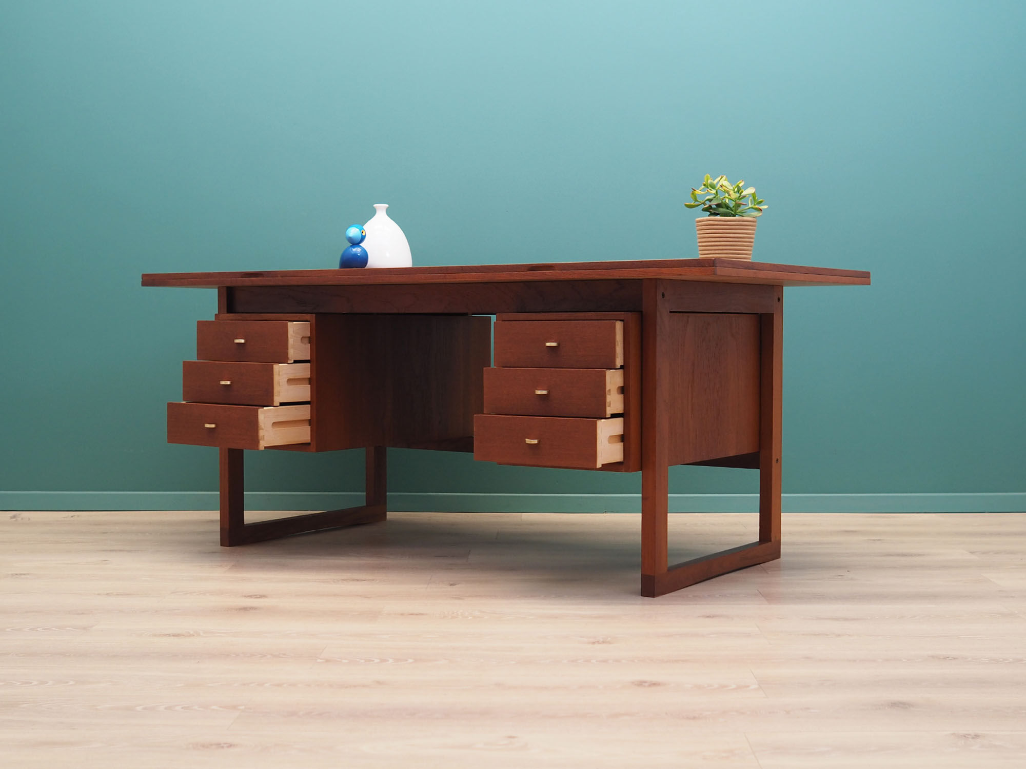 Bureau en teck, design danois, années 1970, fabriqué au Danemark