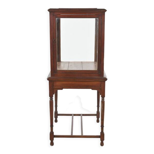 Vitrine de présentation en bois — Beyit