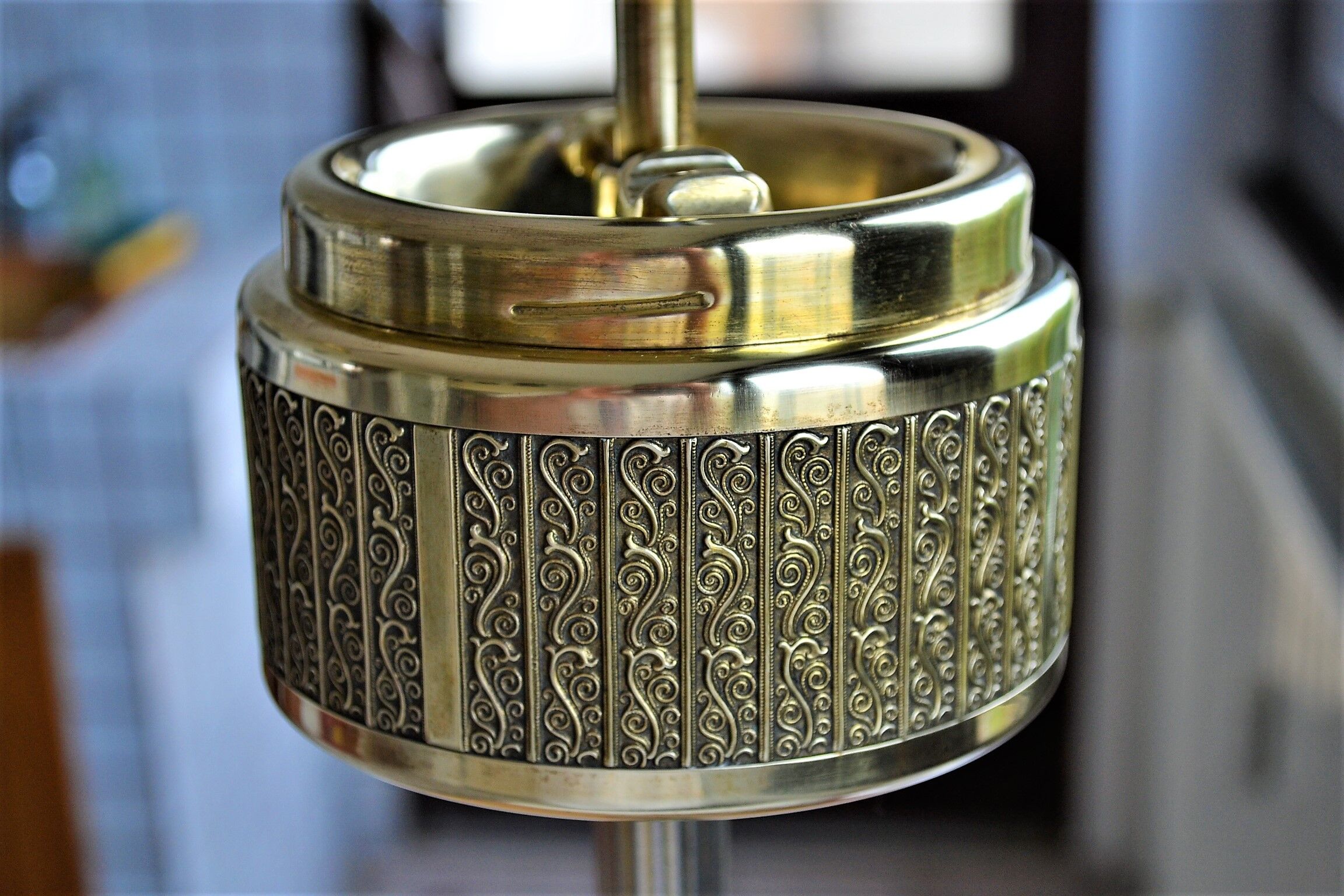 Schleuderascher ashtray in chiseled brass, from Germany in the 50s/60s