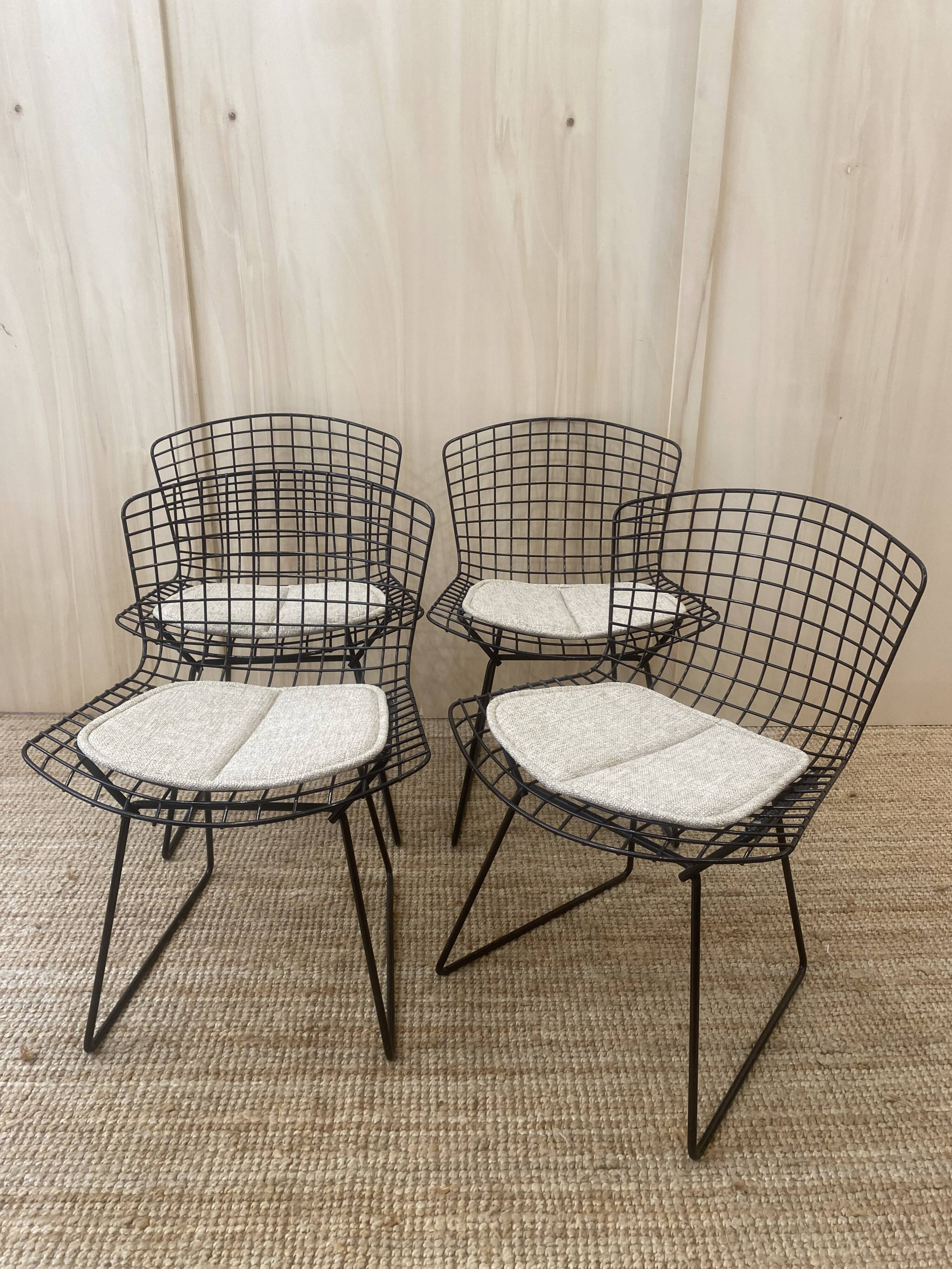 4 Chairs by Harry Bertoia – KNOLL –