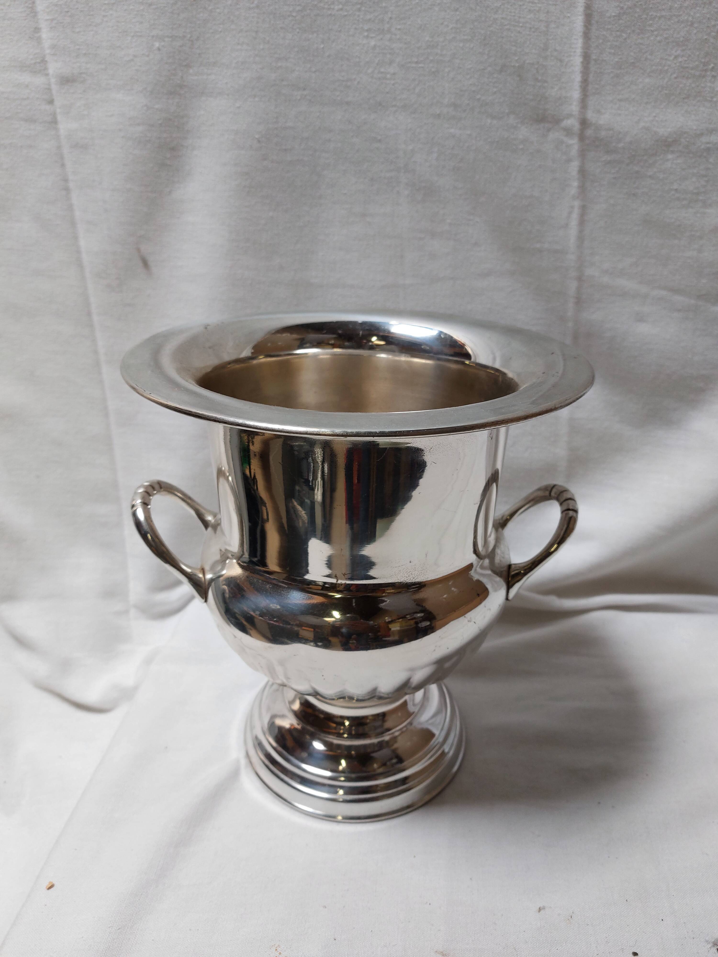 Medici champagne bucket in silver metal by Scandia Silver