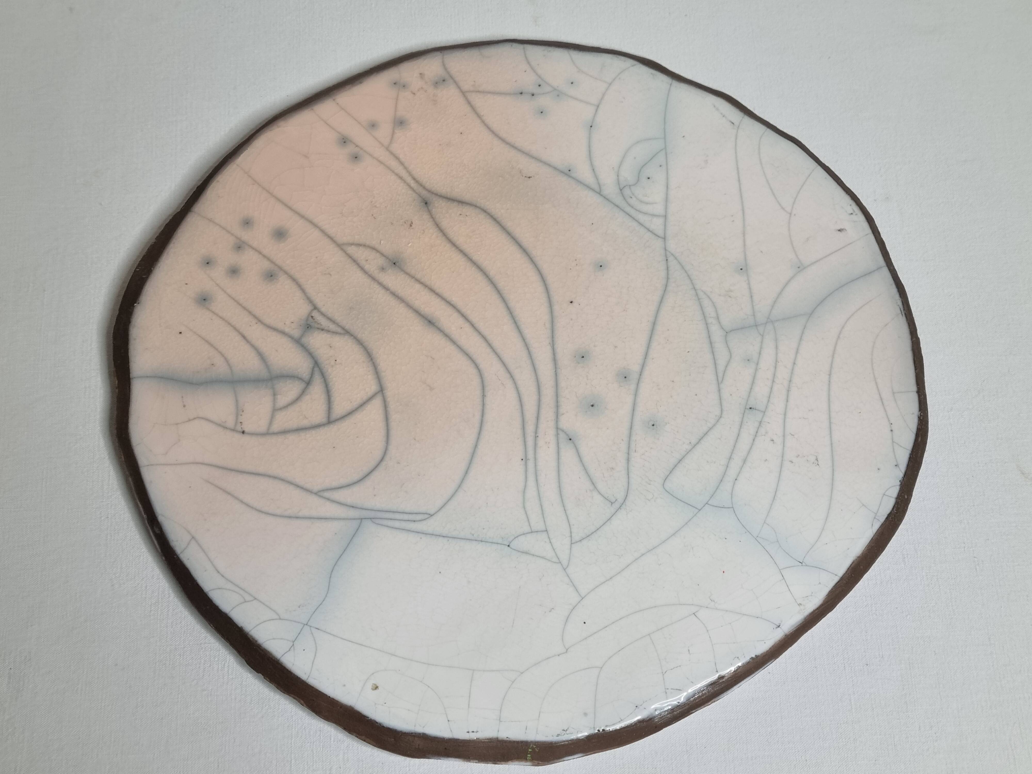 Raku ceramic presentation dish with abstract decoration, 31 cm