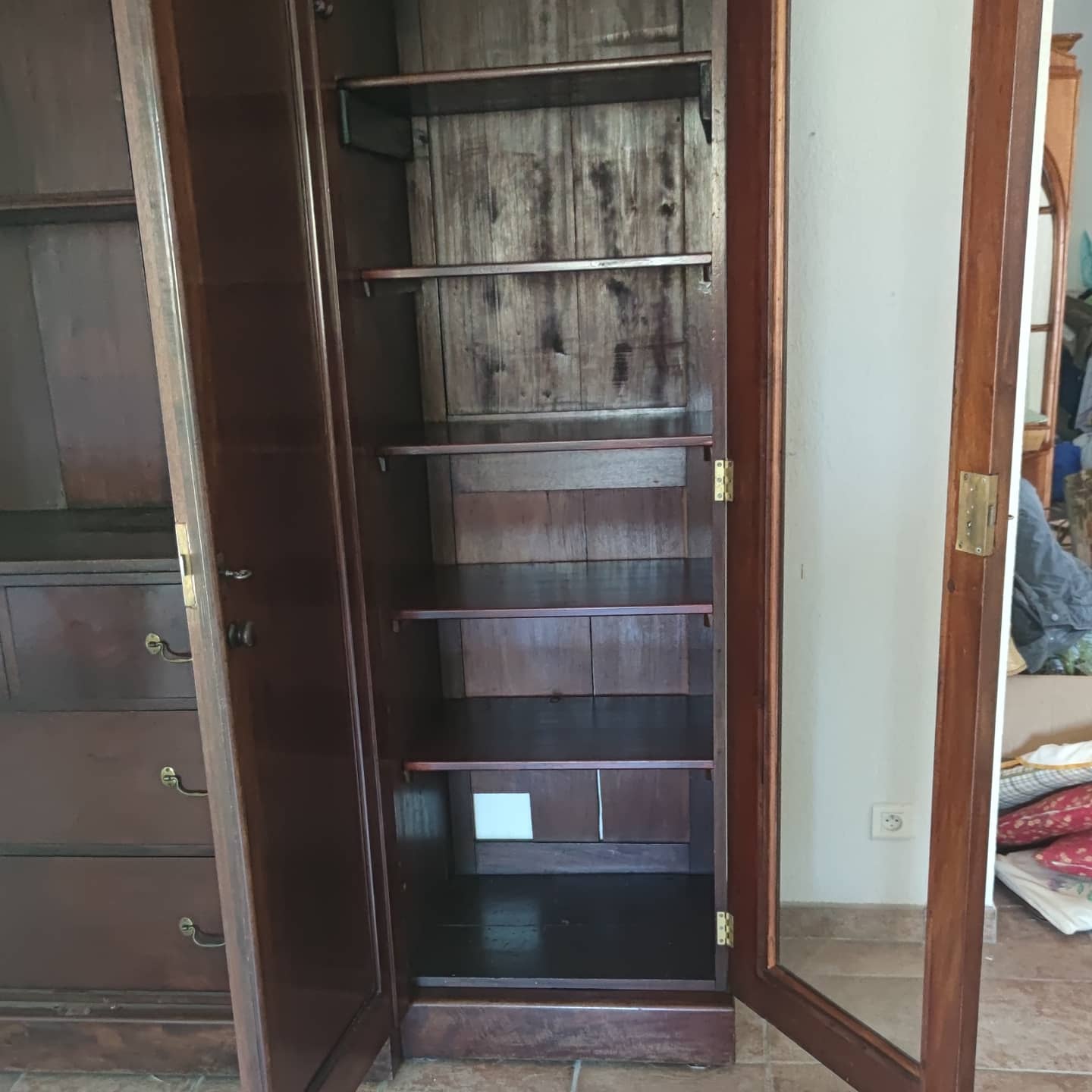 Late 19th century mahogany English bookcase