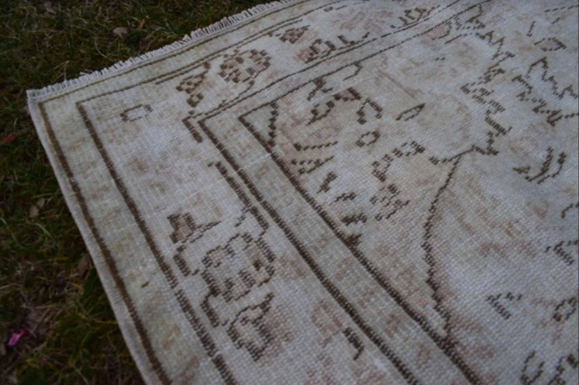 Vintage handmade Turkish rug 165x260 cm
