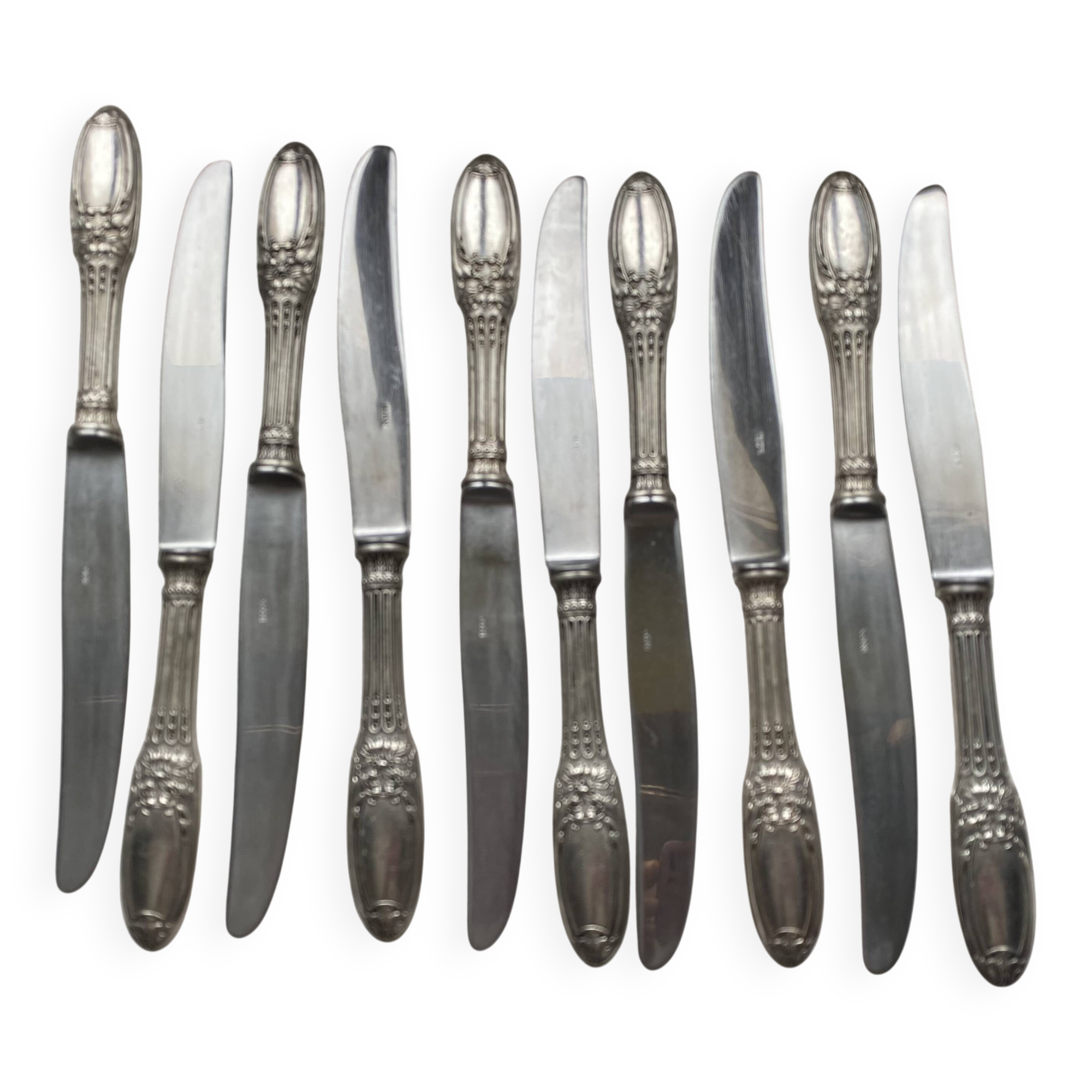Service de 10 couteaux art nouveau métal argenté