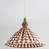 Suspension plissée "Olga" tissu à carreaux terra et finition bois tourné