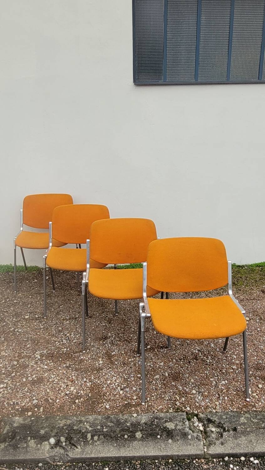 Series of 4 DSC chairs by Giancarlo Piretti for Anomina Castelli design