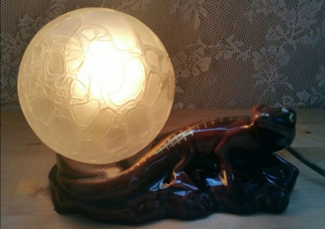 lizard lamp