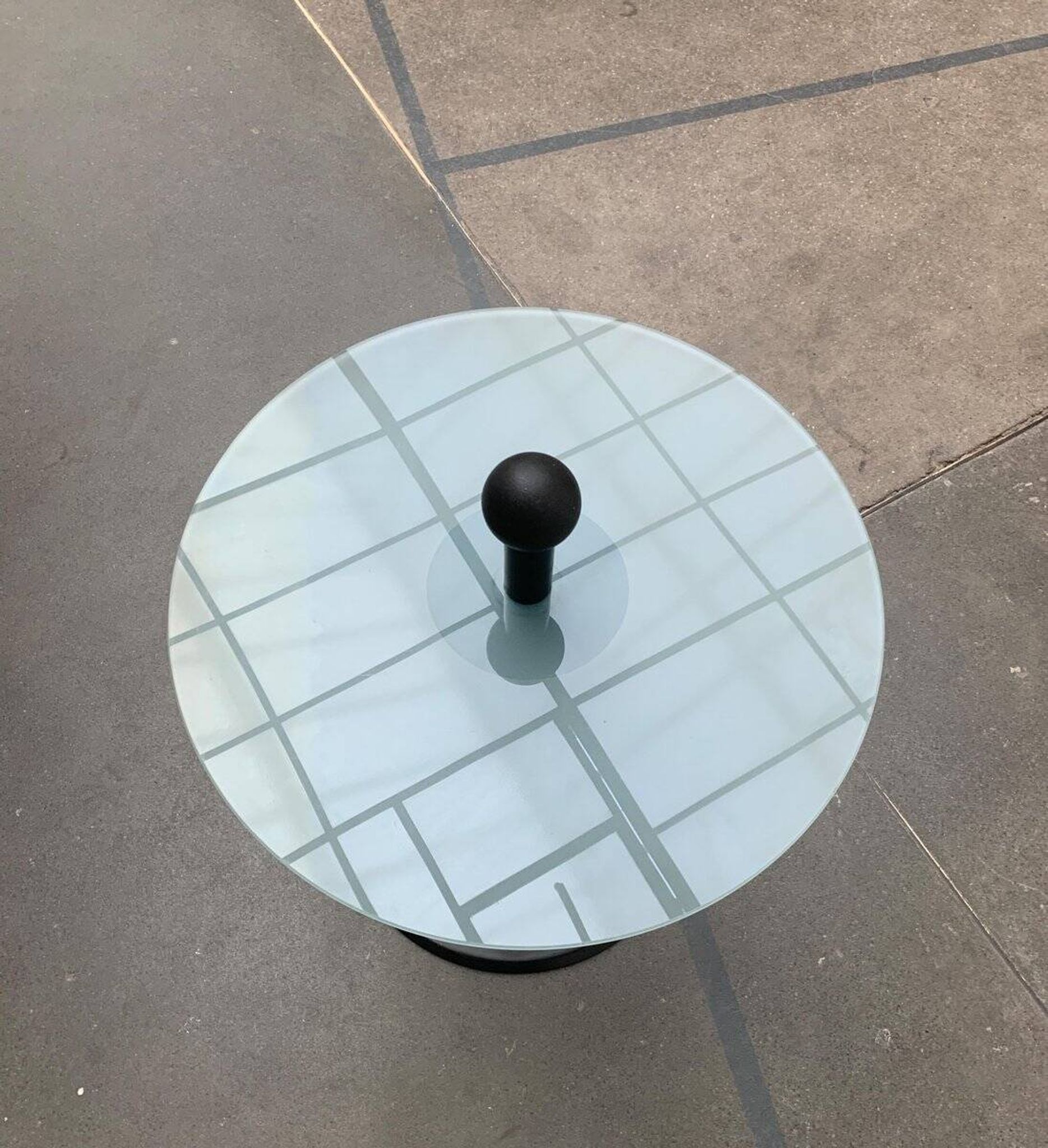 Table d'appoint postmoderne vintage d'Ikea