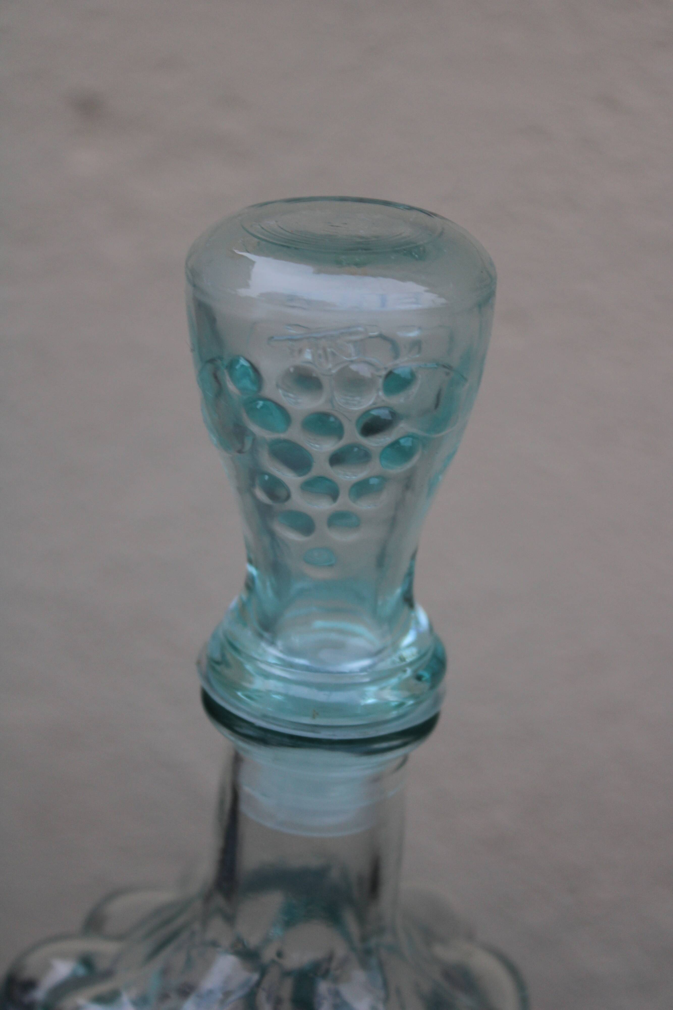 Grape cluster carafe