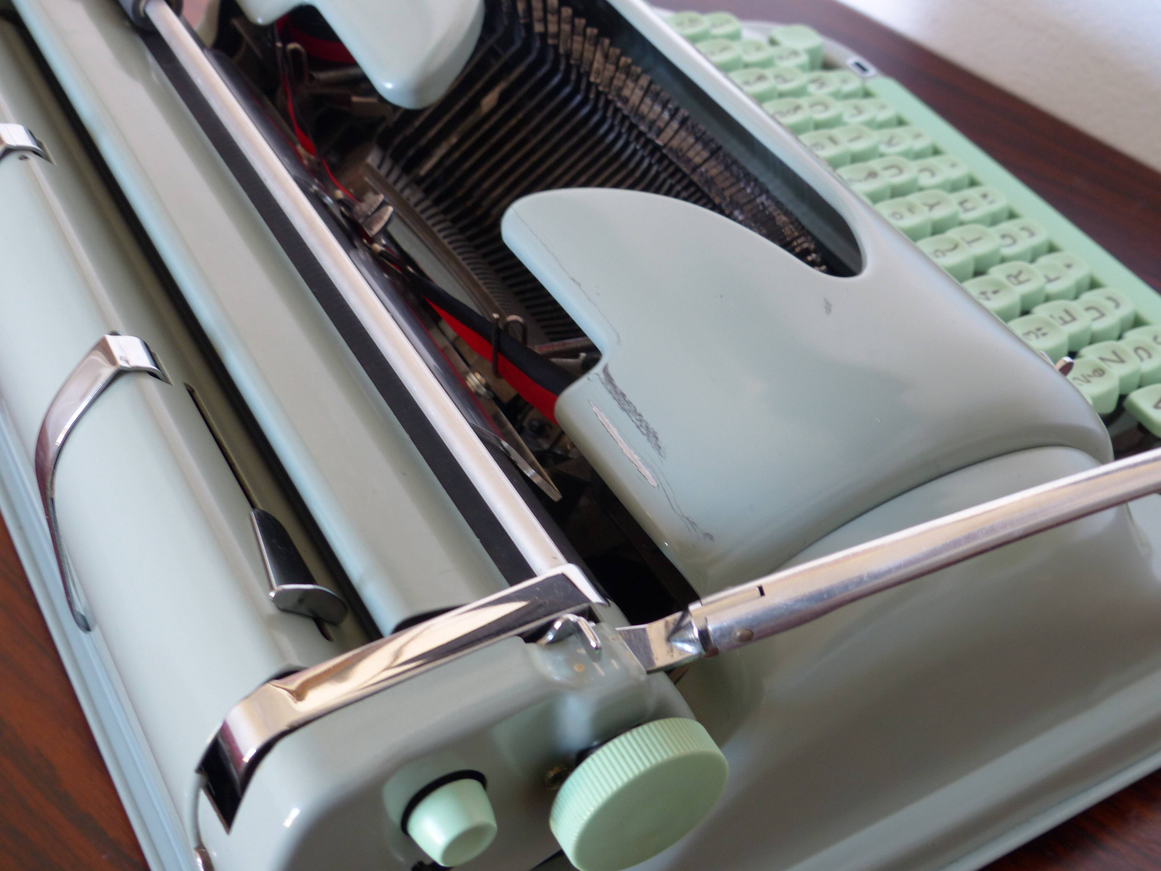 Hermes 3000 green Mint metal typewriter