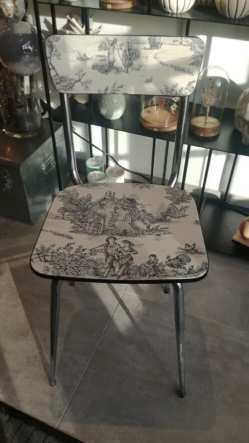 Formica chair in Jouy canvas mode