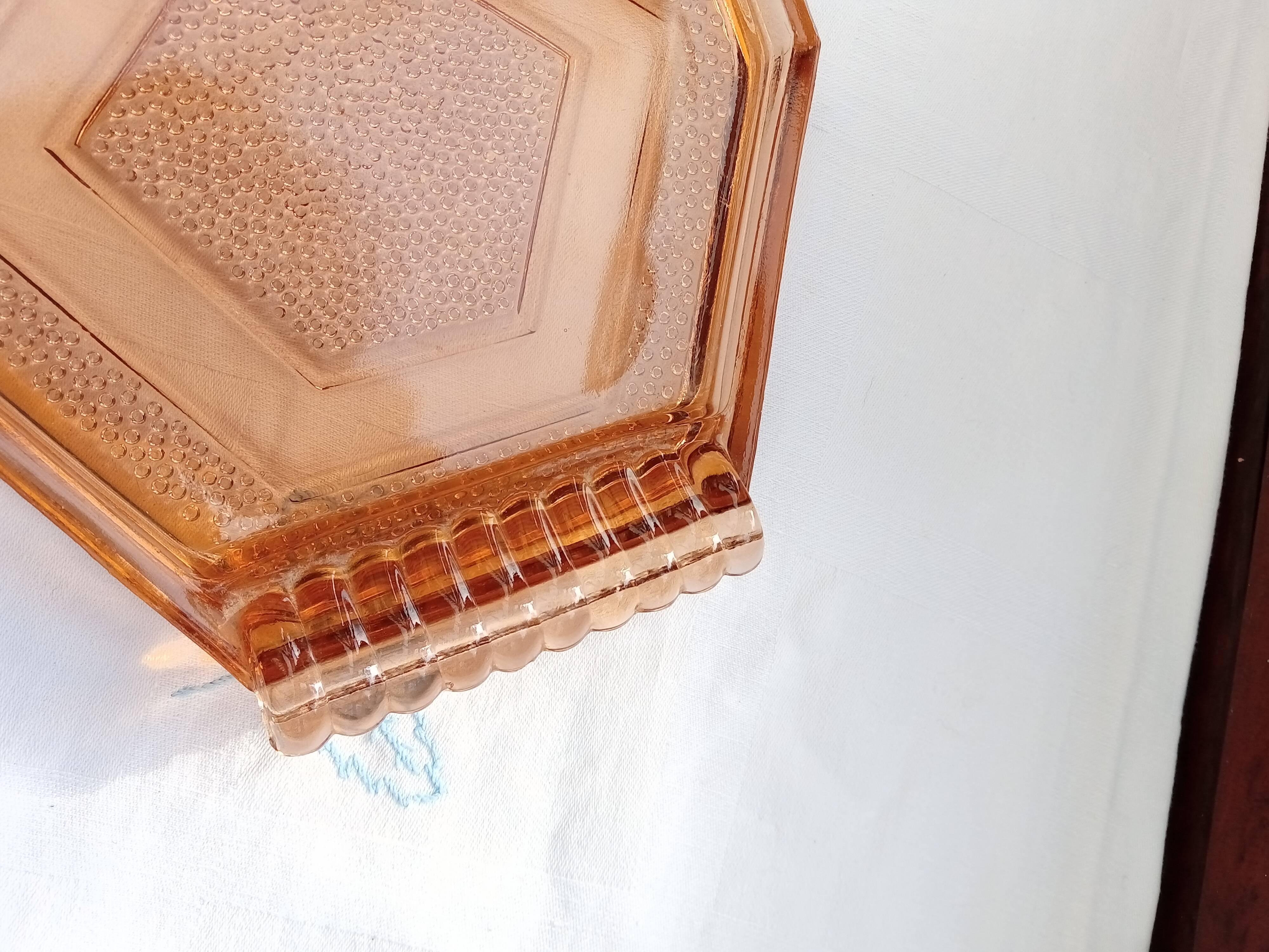 Plateau en verre rose