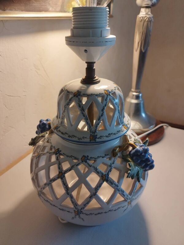 Pied de lampe ajouré de la faïencerie d'Art Malicorne