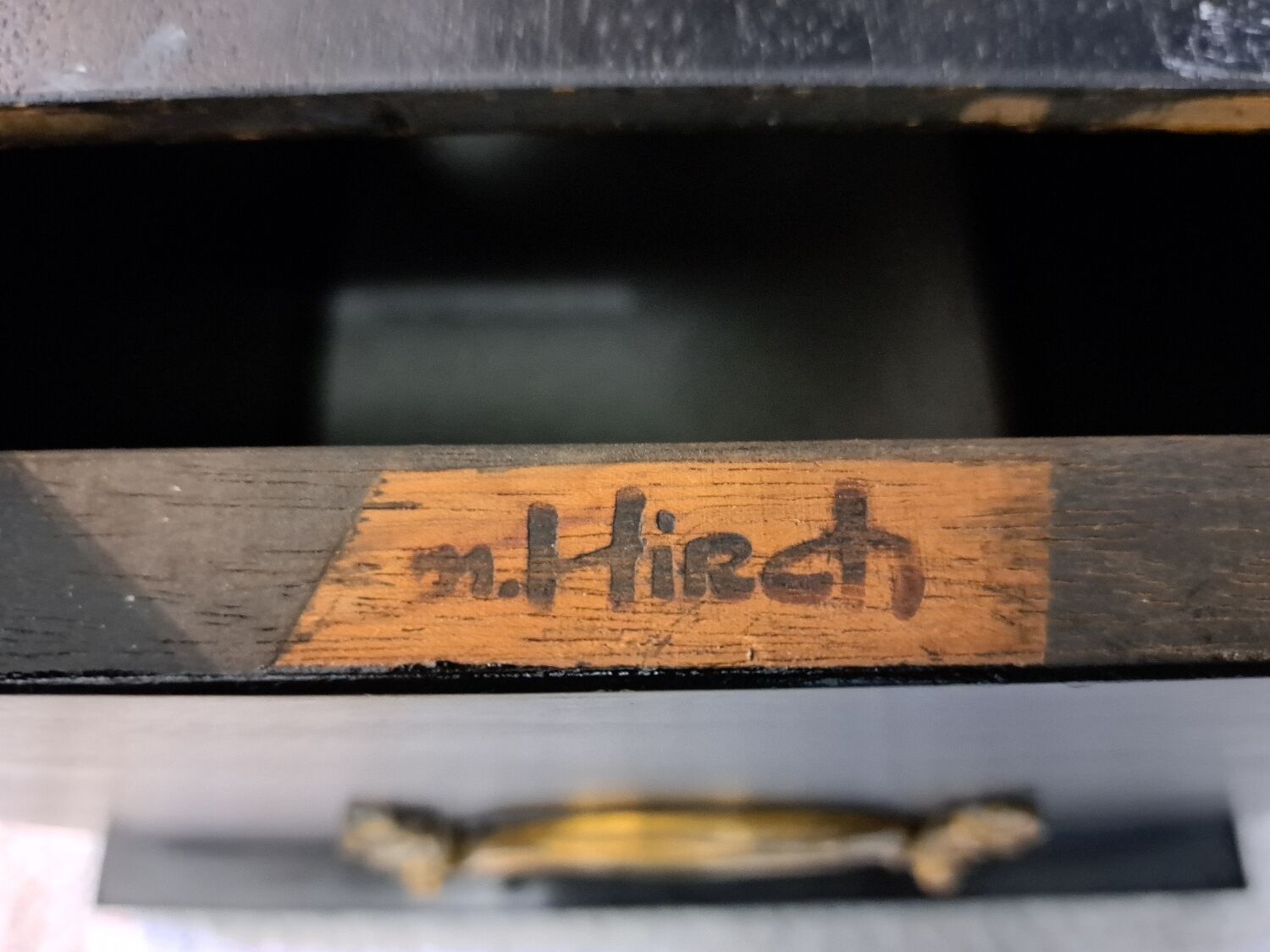 Neoclassical Hirch stamped planter