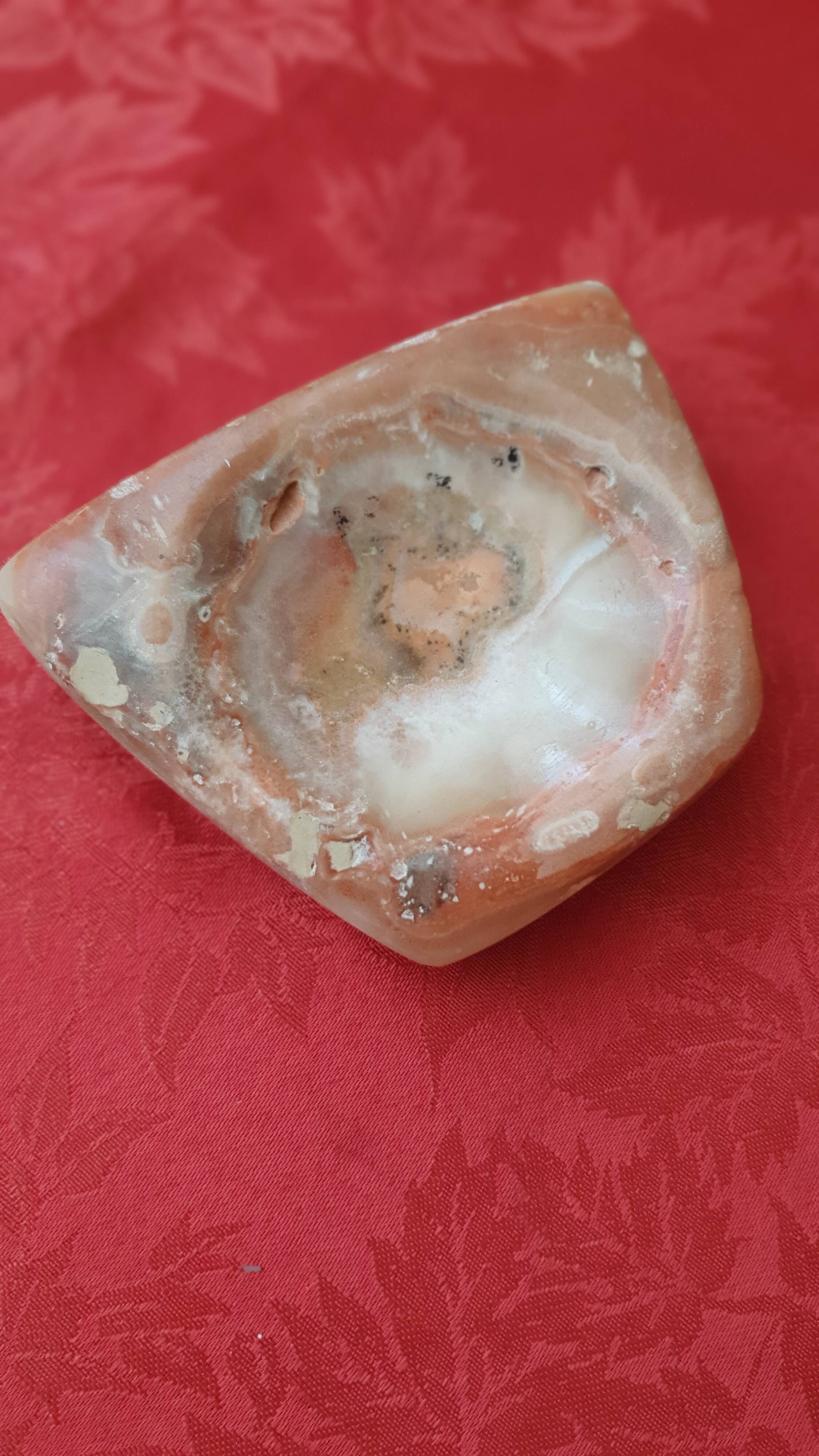 Polished agate soap dish or ashtray